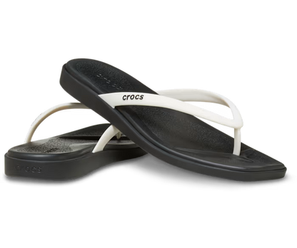 crocs-gallery-color:black/chalk; color:Black/Chalk; alt:ALT110; file:213323_0O5-ALT110