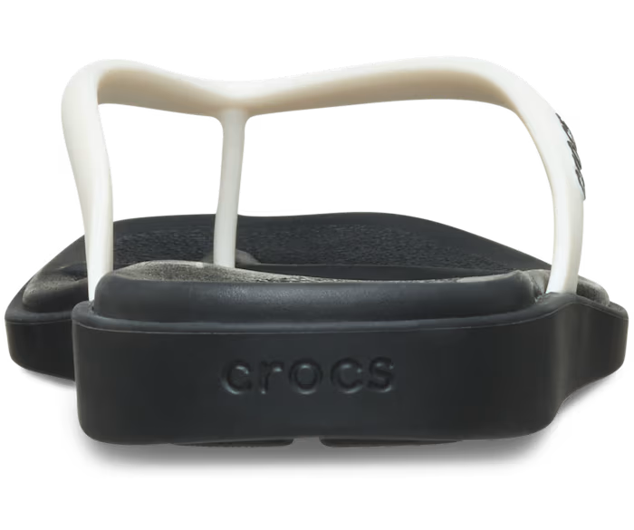 crocs-gallery-color:black/chalk; color:Black/Chalk; alt:ALT160; file:213323_0O5-ALT160